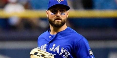 【MLB】スーパーマンキャッチ男が強肩発動　弾丸送球にファン感激「銃弾より速い」