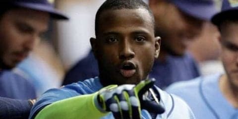 【MLB】本塁打性の大飛球が遊飛に…球場騒然、打者もビックリ「鳥に当たるみたい」