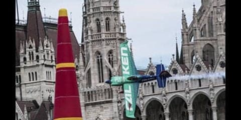 室屋義秀にショックの色ありあり。エアレース総合連覇に黄信号