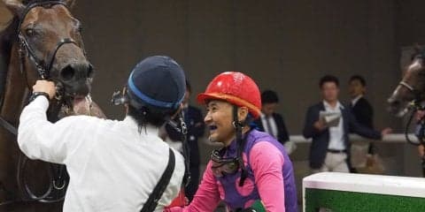 土曜東京８Ｒ・東京ジャンプＳは伏兵サーストンコラルドが大金星。林騎手は障害２０００回騎乗を達成して引退