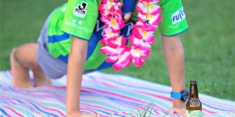 お酒を飲みながらヨガ！湘南ベルマーレが「ビールヨガ」を開催