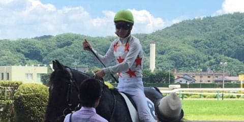 日曜福島５Ｒ新馬はミッキーブラックが差し切りＶ