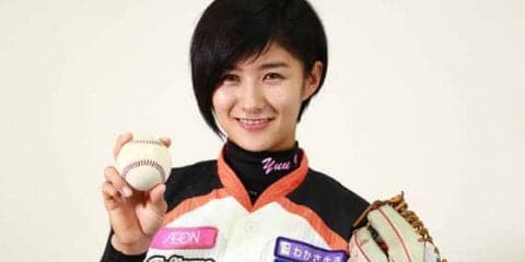 加藤優が浴衣姿でバットを構え…「可愛すぎる野球選手」の凛々しい写真が話題