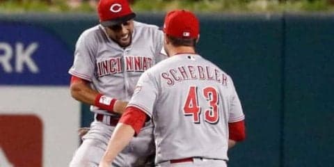 【MLB】レ軍外野手が本塁打強奪のスパイダーキャッチ　敵軍白旗「最高のセンター」