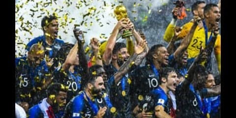 「不自然さ」があったフランスの優勝。VARの活用に議論の余地あり