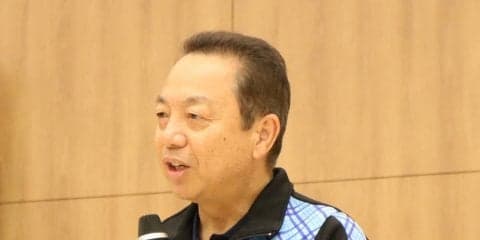 卓球・前代表監督の村上氏が大阪の病院患者に熱血指導