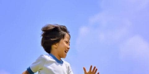 スポーツ教室に通っていない子どものほうが、運動能力が高い？