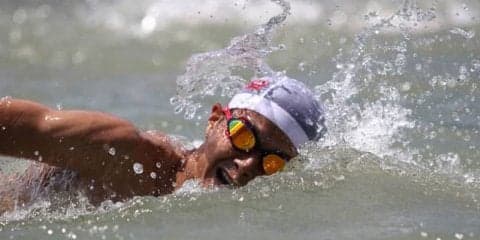 オープンウォータースイミング＆トライアスロン競技者専用ゴーグルに剥がれない「MITレンズ」搭載モデルが登場