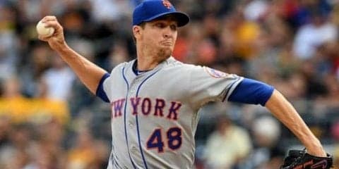 【MLB】「左から右に走る156キロ」!?　防御率1.82のデグロムが投じた1球がすごい
