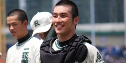 １年生捕手・山田将義が攻守で活躍し、二松学舎大附が連覇。都立小山台は初出場ならず【高校野球東東京大会】