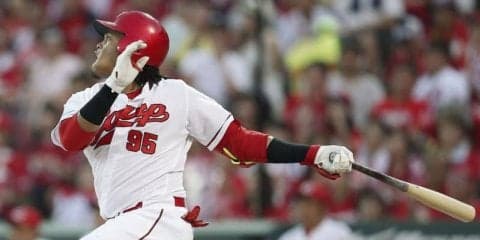 パワー全開＆首位快走！広島東洋・バティスタが来日初満塁弾！