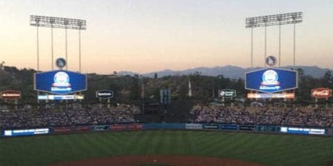 【MLB】前田健太にハプニング　2回の投球練習中に照明灯停電　再点灯まで試合中断