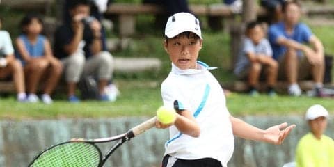 愛知の成田百那が第8シード、第4シードを破りベスト4【第36回 第一生命全国小学生テニス選手権大会】