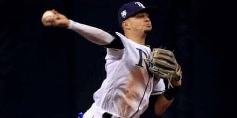 【MLB】驚異的美技→残念すぎる“珍送球”!?　バウンドは「1、2、3、4。4回ですね」