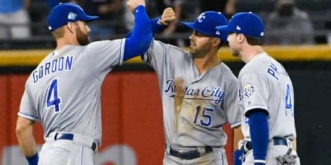 【MLB】名刺代わりの161キロ豪快キャノン補殺!? 解説呆然→爆笑「ホホホホホ〜ッ」