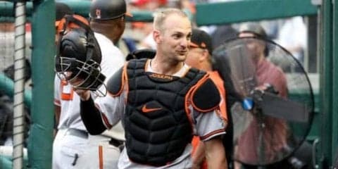 【MLB】米でまさかの笑撃プレー！　“忍者走塁”のはずが…捕手巻き込んで仰向け尻もち