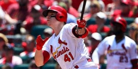 【MLB】元Gマイコラスを救ったフェンス際の“気迫ダイブ”に米称賛　「勇敢なプレー」