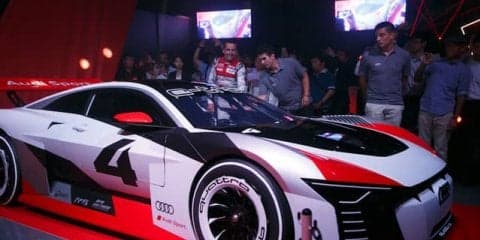 秋葉原にアウディ e-tronビジョングランツーリズモ…トレルイエと登場し、1200名のファンに披露［フォトレポート］