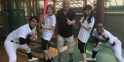 高木豊さん、人気ギャルYoutuberとコラボ番組　野球経験無い女子が150㎞をバットに当てるまで帰れない企画