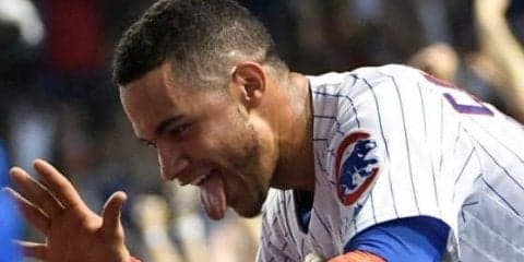 【MLB】矢のような膝立ち送球→一塁牽制死　カブス捕手の鬼肩にファン「アメージング」