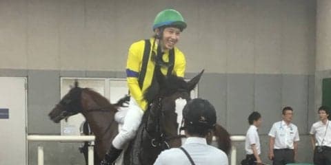 日曜新潟６Ｒ新馬はベルスールが３馬身半差の圧勝