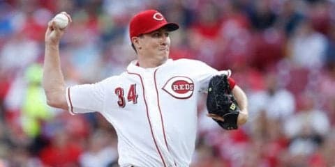 【MLB】「球を持つのを忘れた」!?　先発投手がまさかの“エアスロー”でボーク犯す珍事