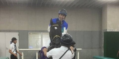 土曜新潟メーン・新潟日報賞は伏兵アドマイヤリアルが逃げ切る