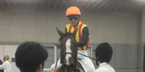 日曜新潟５Ｒ新馬はルーラーシップ産駒のアマーティがＶ