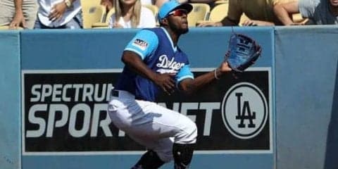 【MLB】プイグ自作自演!?　打球を逸らす凡ミスをキャノン砲で帳消し「スナイパー」