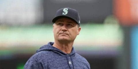 【MLB】なぜ奇抜な髪型に…？　マリナーズ監督が守護神との約束守り断髪、ファンは爆笑