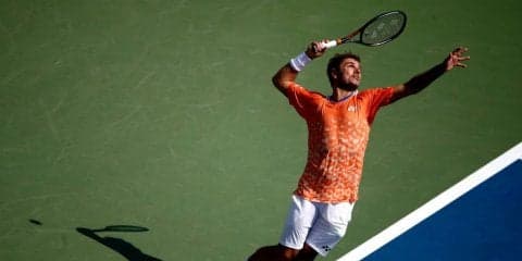 元世界3位のワウリンカが予選通過の仏選手を下し3回戦へ。得意のバックハンドはまだシャンクさせる場面も。[全米オープン]