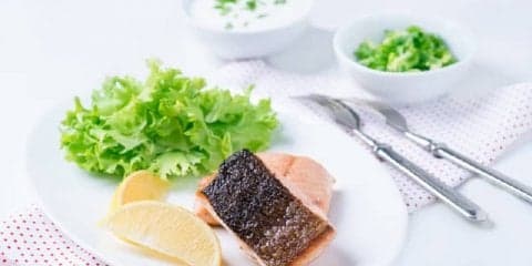 原因は食事！？オイリー肌対策におすすめの食べ物