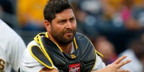 【MLB】パイレーツ正捕手が見せた“膝つきクイックスロー”が米で話題　「実在の神」