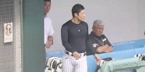【侍U-18代表】吉田輝星「嬉しかった」　金足農・中泉監督のサプライズ訪問に表情綻ぶ
