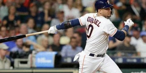 【MLB】美技から一転、大爆笑に…　グリエルの“ネットキャッチ”に「網で捕らえた魚」
