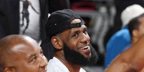 レイカーズ躍進のカギはレブロンをいかに休ませるか、指揮官は「本人と相談する」