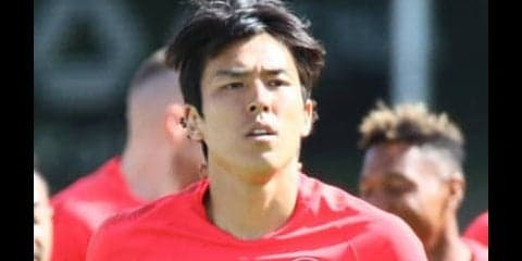 長谷部誠は出場機会なしでも明るい。ポジティブ思考で香川真司と談笑