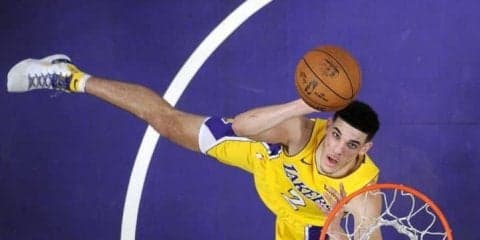 レイカーズのロンゾ・ボール、手術したひざの影響でキャンプ初日の練習試合を回避