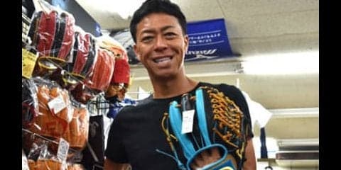 「鉄人」という看板を掲げた職人。グラブを全国に送る半端ない気持ち