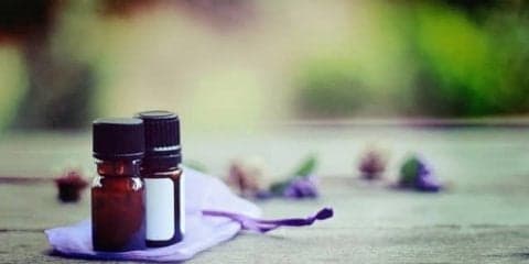 香りをかぐだけでもっと健康、キレイに。アロマのある生活