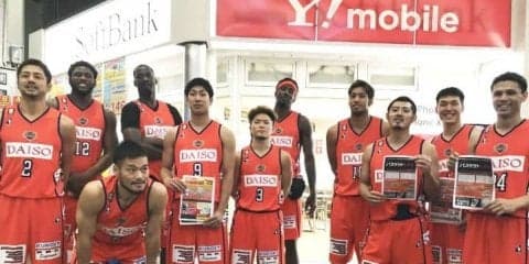 広島ドラゴンフライズが選手総出で開幕戦をPR、広島金座街商店街でパレードを実施