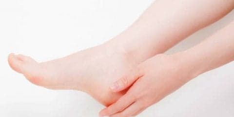 エステティシャンが実践。ガサガサ「かかと」の保湿ケア