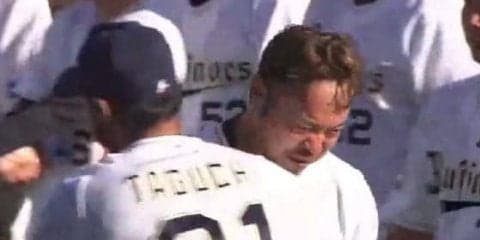 オリックス小谷野が2軍で引退試合　ナインからの胴上げに感極まる