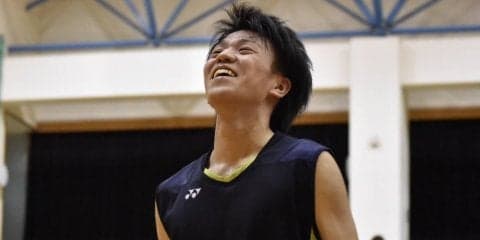 【バドミントン部】男子シングルスで北里、女子ダブルスで結城・佐々木ペアが準決勝進出！