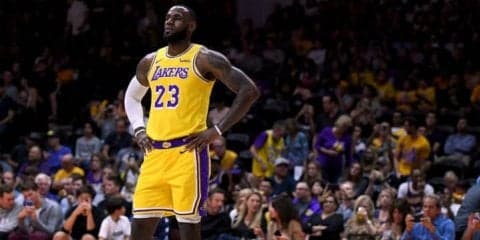 レイカーズデビューを飾ったレブロン「ファンの声援を聞けてうれしかった」