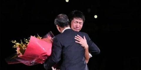 鷹・本多、涙の引退セレモニーに王会長「どれだけファン、同僚に愛されていたか」
