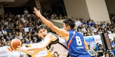 栃木ブレックス、B1デビューの福岡に苦戦するもライアン・ロシターの大活躍で勝利