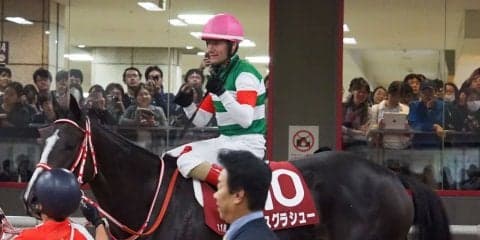 【府中牝馬S】デムーロ「勝った馬が強過ぎました」リスグラシュー32秒台の脚を使うも差される