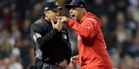【MLB】ア・リーグ優勝決定シリーズ第1戦、Rソックスのコーラ監督が猛抗議で退場に