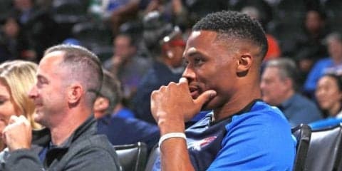 右ひざを手術したラッセル・ウェストブルック、ウォリアーズとの開幕戦を欠場へ